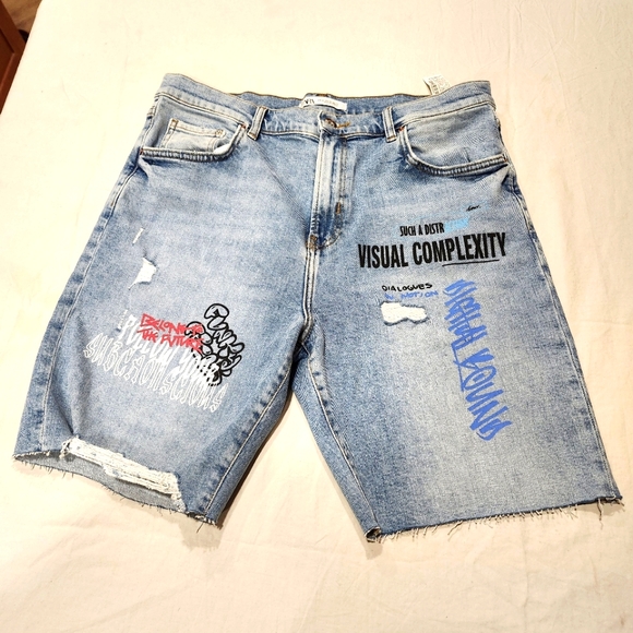 Zara Other - ZARA Mens Relaxed Shorts in Painted Denim - size 34